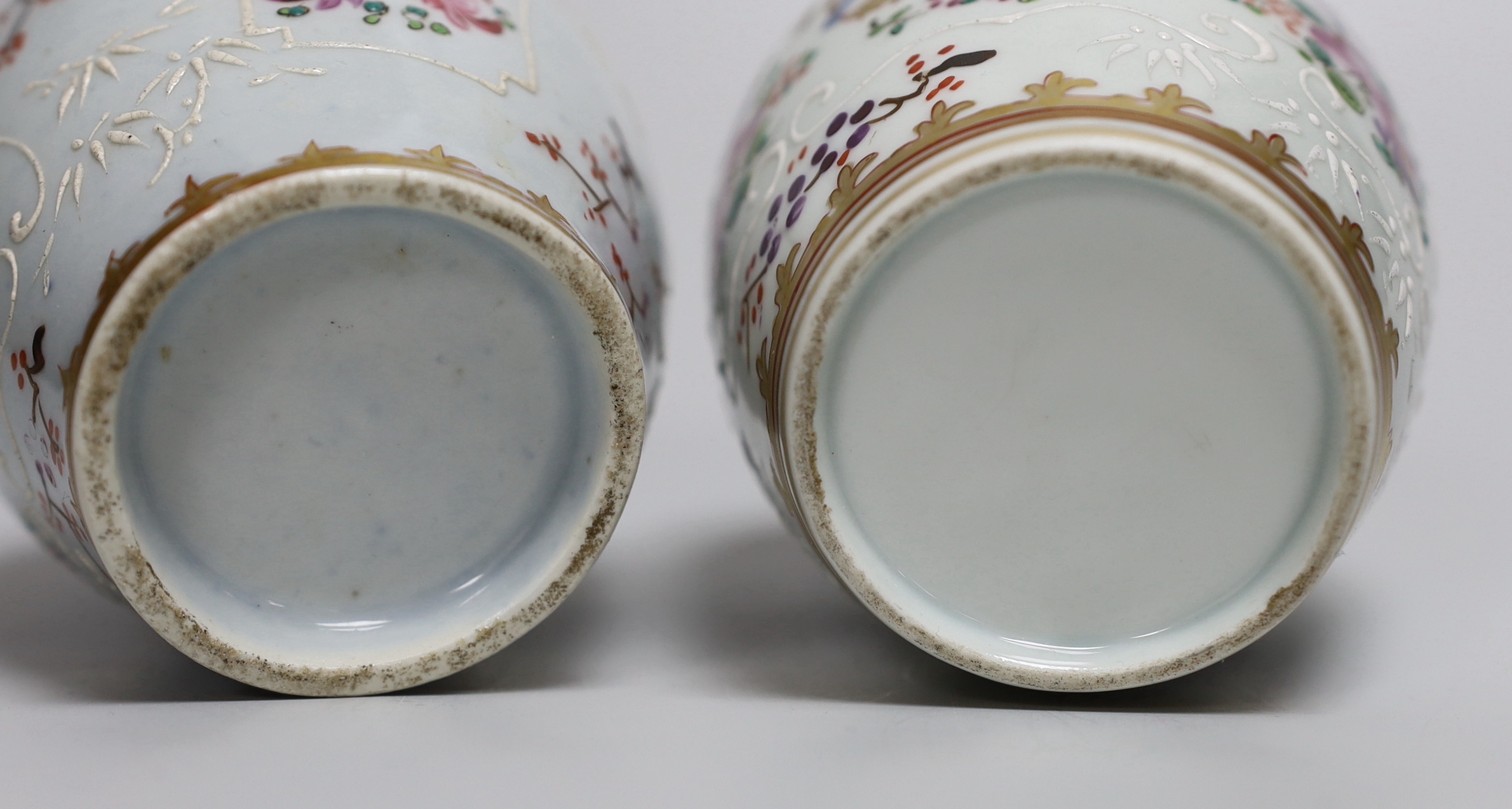 Eight Paris porcelain jars and two covers, in imitation of Chinese export to porcelain, Tallest 14cm